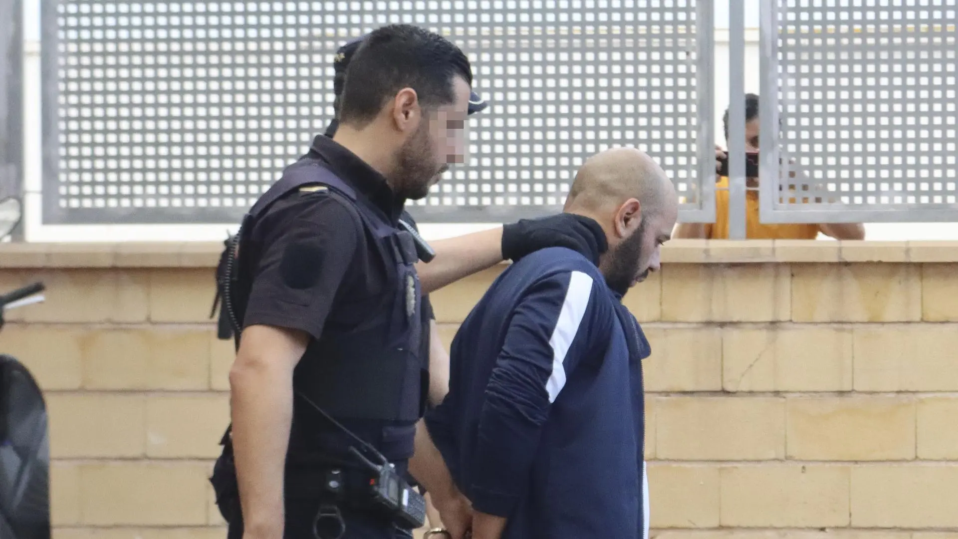 Prisión para los padres del bebé de nueve días hallado muerto en Ceuta