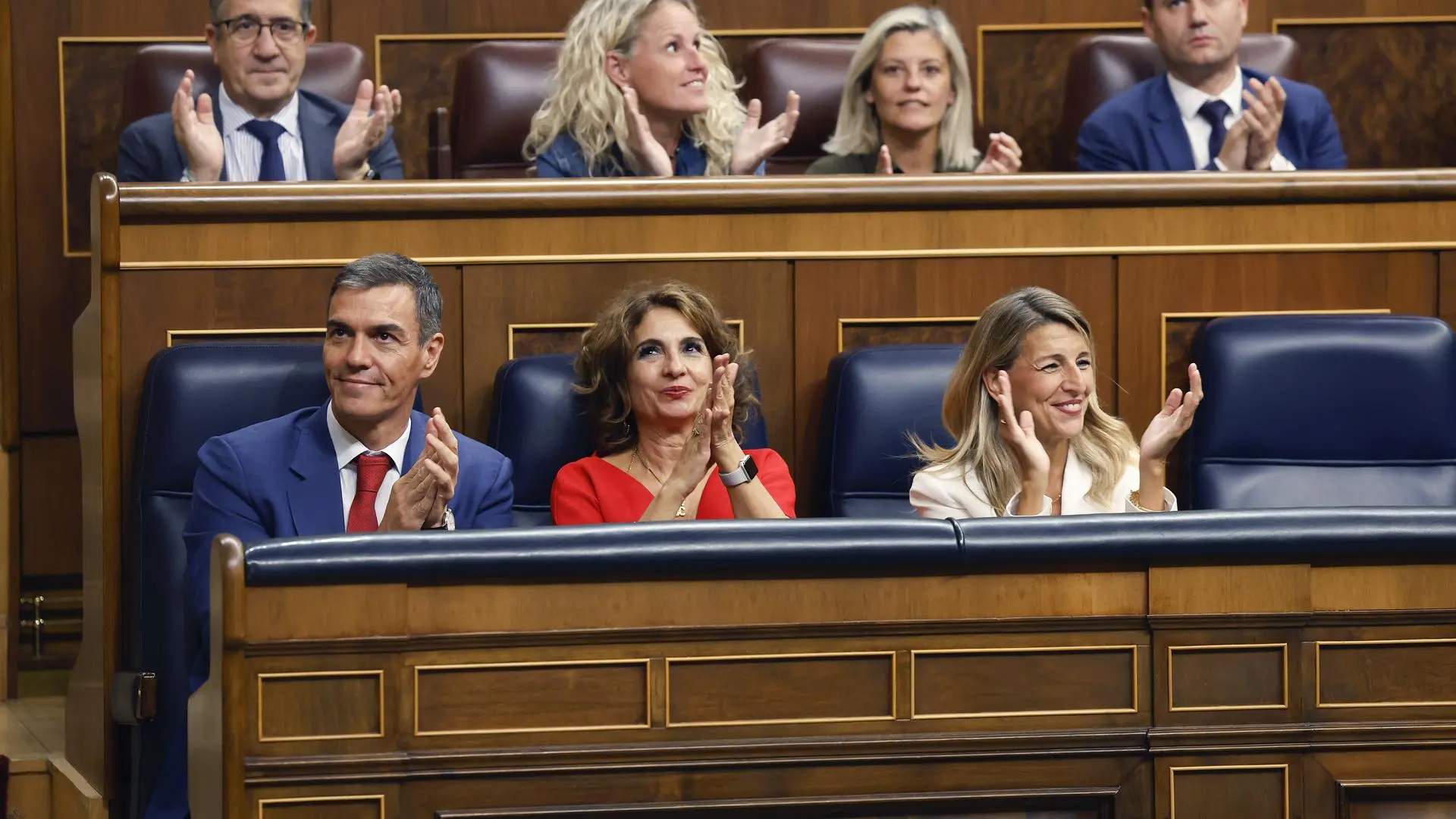 Sesión de control al Gobierno, en directo | Sánchez afirma que su Gobierno es "uno de los más decentes de Europa" y Feijóo le afea la subida de impuestos: "La decencia no cotiza"