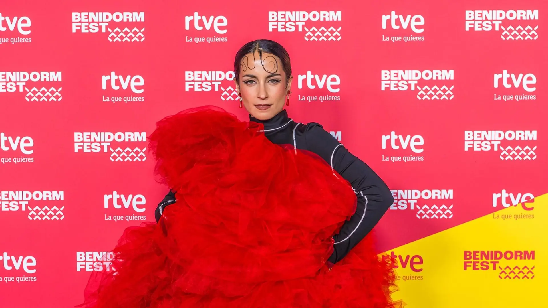 Quién es Rosalinda Galán, participante del Benidorm Fest 2026