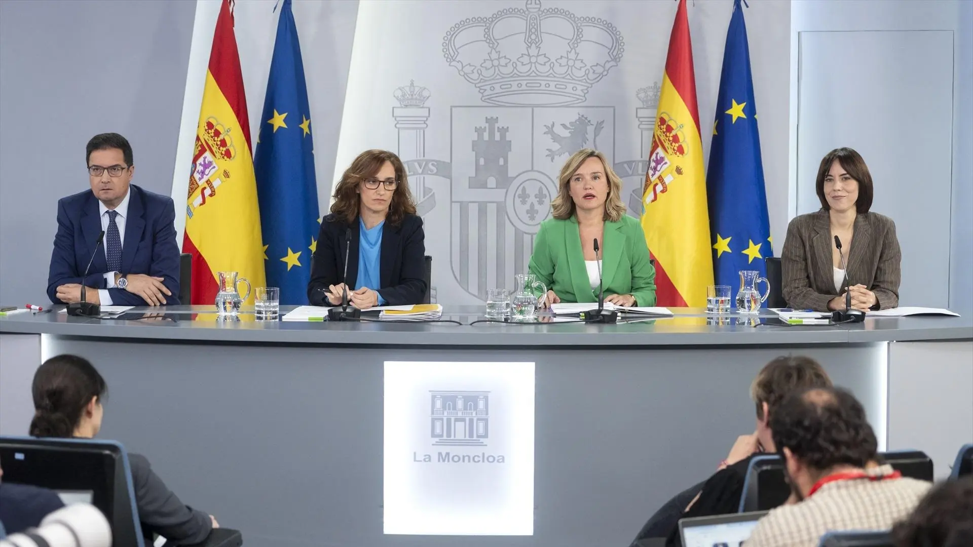 Sánchez y Díaz refuerzan el perfil social del Gobierno y despliegan a sus ministros ante la precampaña autonómica