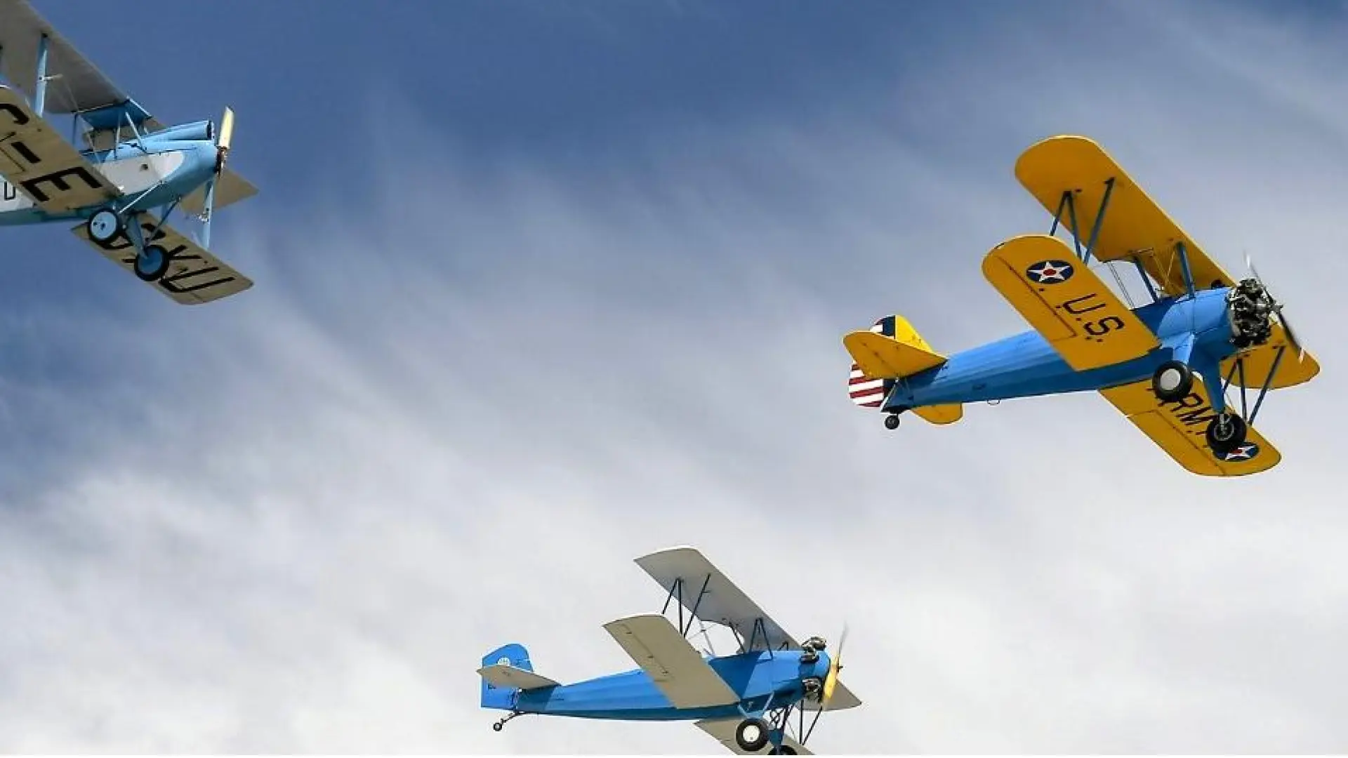 Un plan único en Madrid: exhibiciones de vuelos y visitas guiadas a aviones clásicos