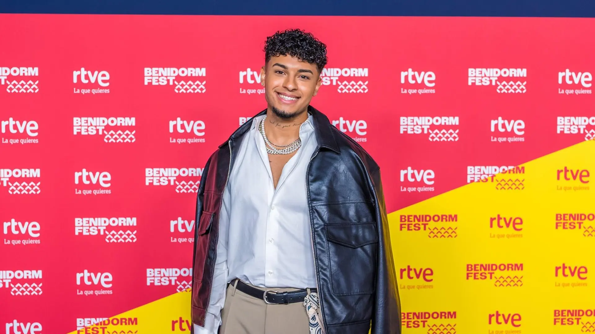 Quién es Kenneth, concursante del Benidorm Fest 2026 que fue finalista de 'La Voz Kids' y está en la orquesta Panorama