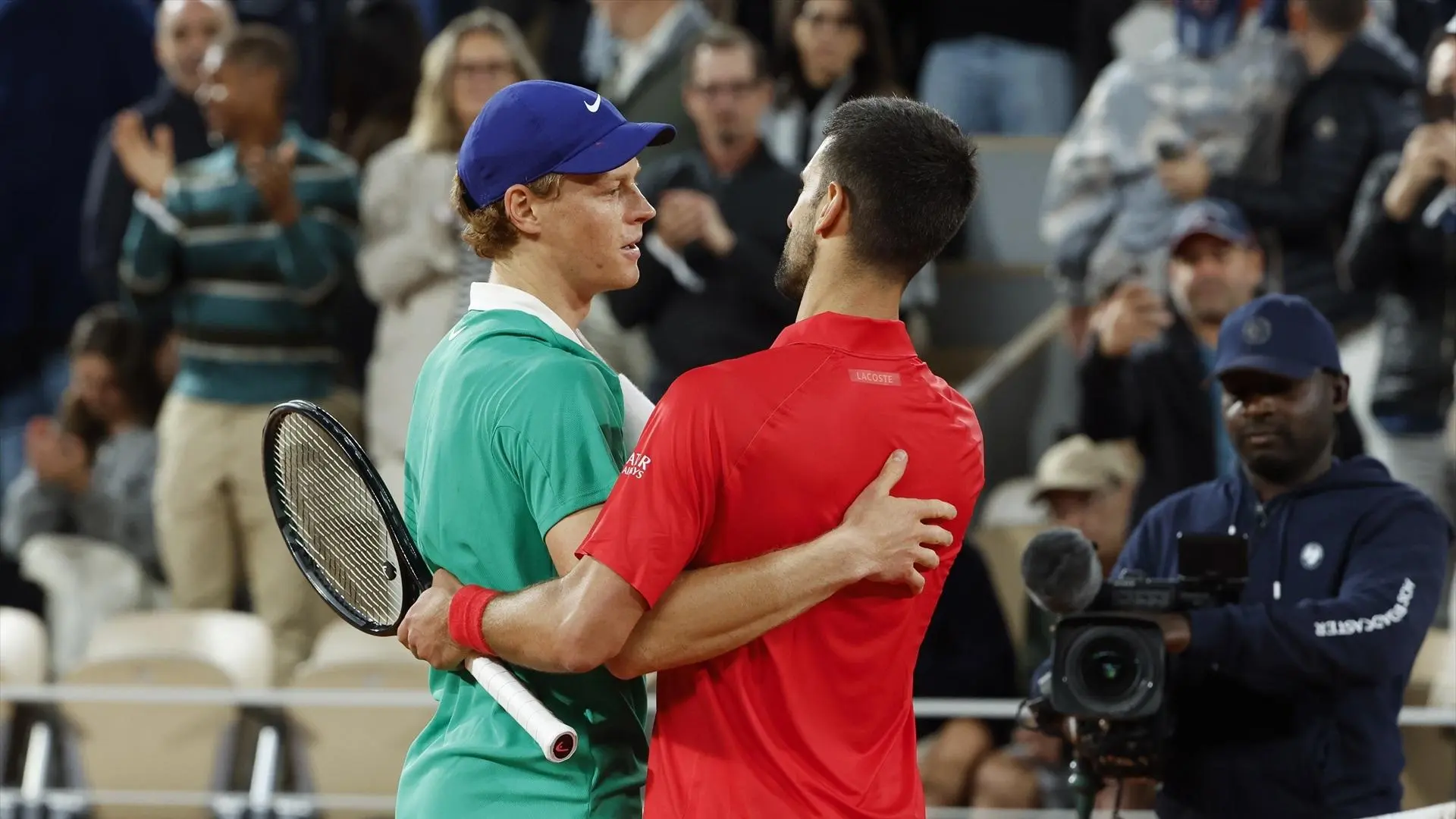 Novak Djokovic elogia a Jannik Sinner y lanza un aviso al circuito: «Está en todos lados. Se parece a mí»