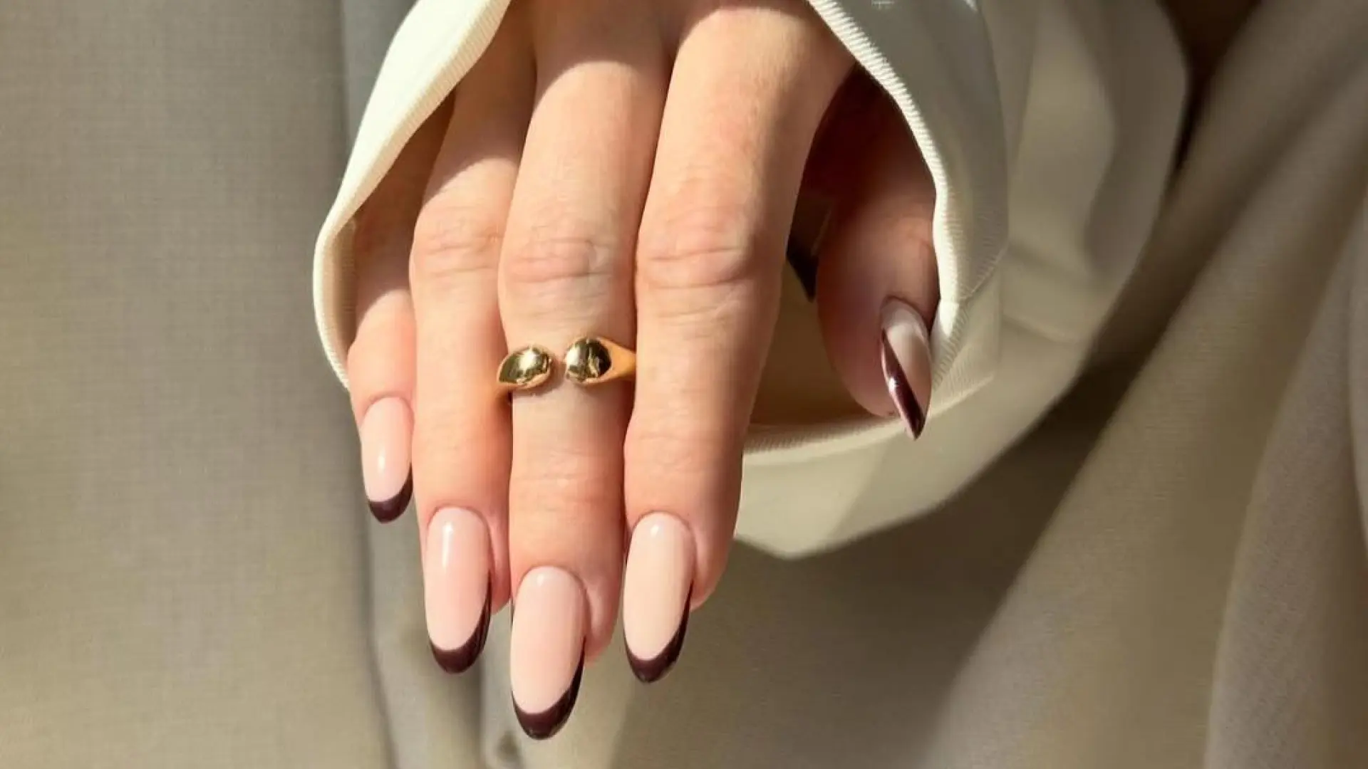 Los tres colores irresistibles para una manicura francesa perfecta este otoño