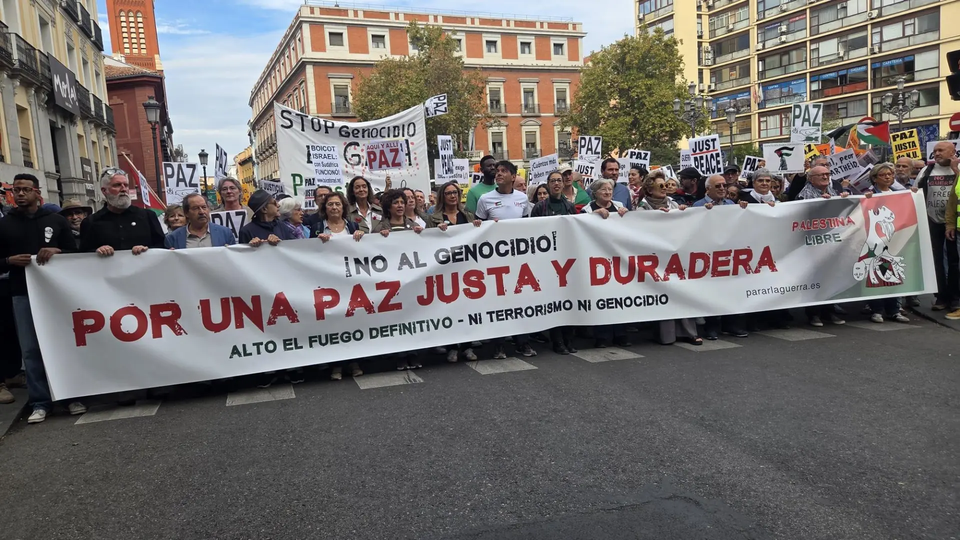 Manifestación por Palestina en Madrid, en directo | Última hora de la gran marcha que pide una "paz justa" en Gaza