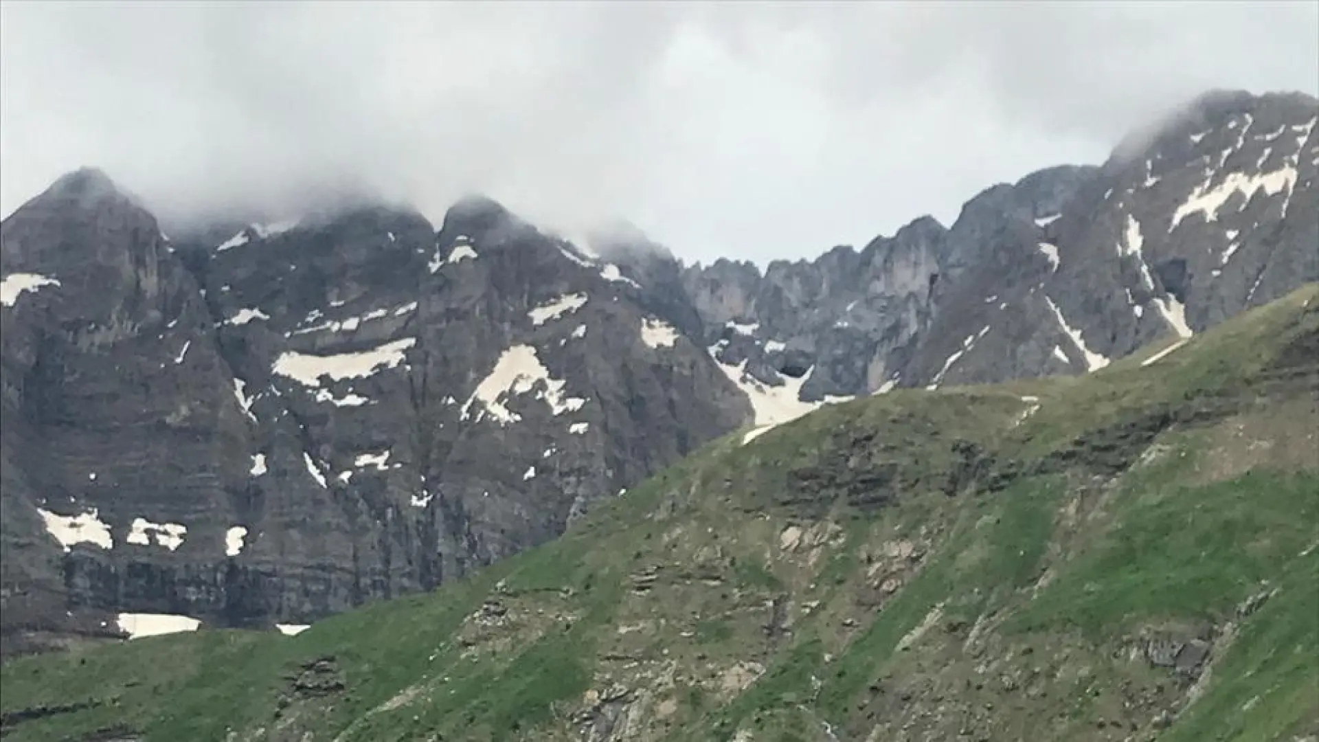 Muere a los 27 años una montañera navarra tras precipitarse en una ladera del Pico de las Neveras (Panticosa)