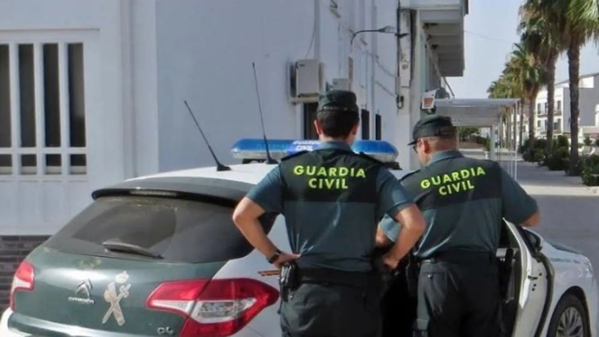 Detenido un hombre por robar en un restaurante de Mogán tras trepar más de dos metros de altura