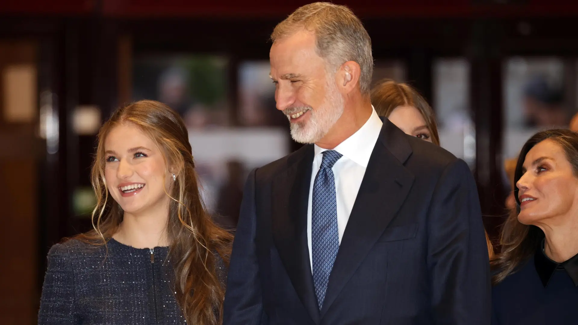 El mensaje oculto en los 'looks' de la princesa Leonor y el rey Felipe VI con el que hacen un homenaje a la Familia Real española