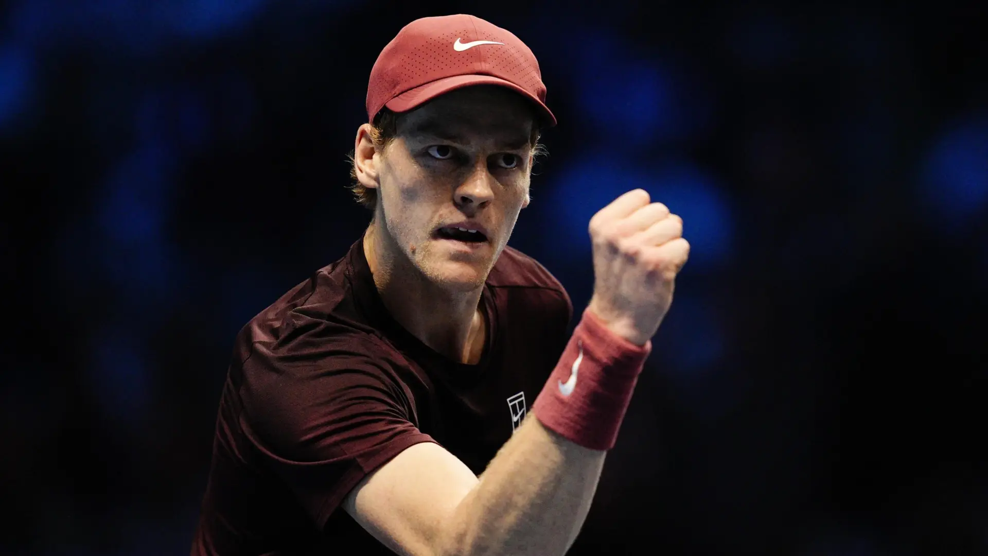 Sinner aplasta a Zverev y se mete en las semifinales de la Copa de Maestros