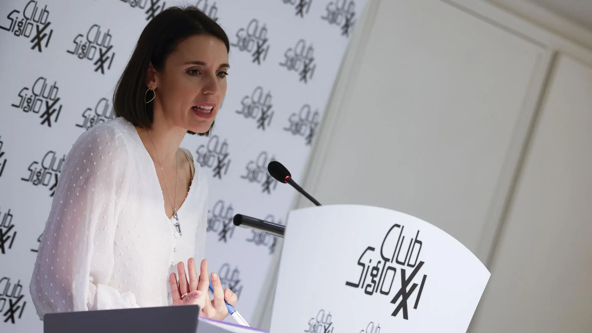 Podemos exige a Moncloa anular contratos con "empresas corruptoras" y afea a sus socios "quitar importancia" a la corrupción