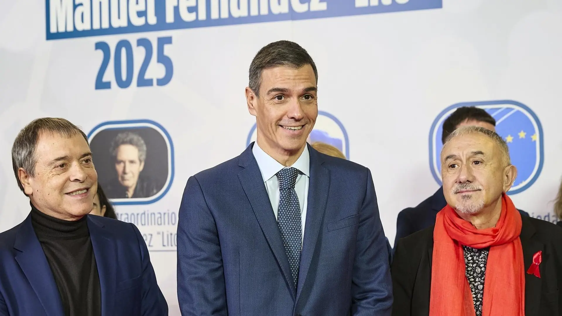 Sánchez dice que España "avanza" a pesar de los "mercaderes del miedo" que alimentan "el autoritarismo"