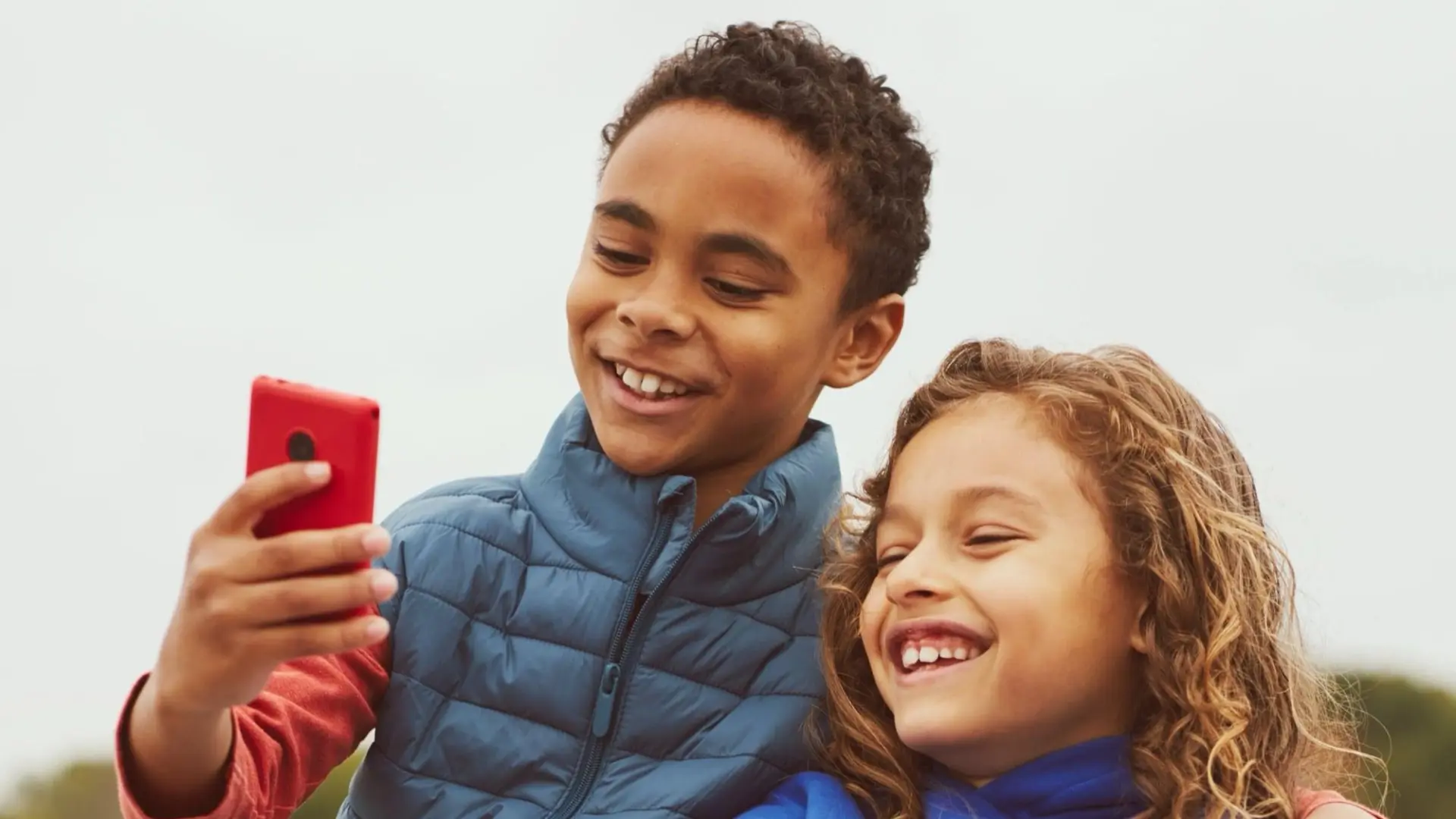 Xplora запускает телефон для детей без цифровых рисков