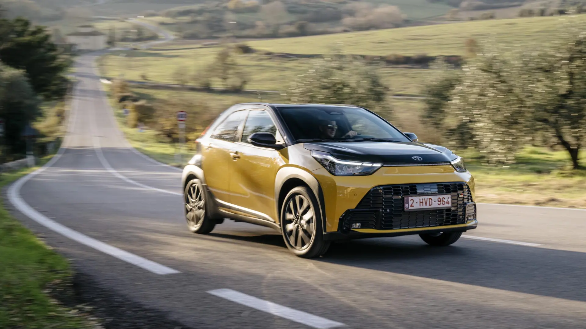 Probamos el coche no enchufable que menos consume en Europa: sí, Toyota y con etiqueta Eco