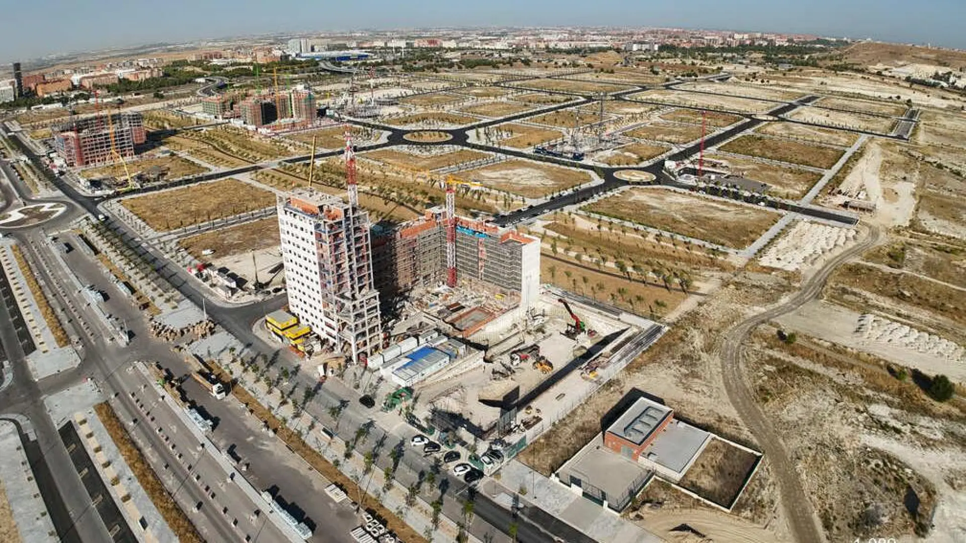 Los desarrollos avanzan en 2026: entregan los primeros pisos de Berrocales, 16 promotoras trabajan en Ahijones y edifican Valdecarros