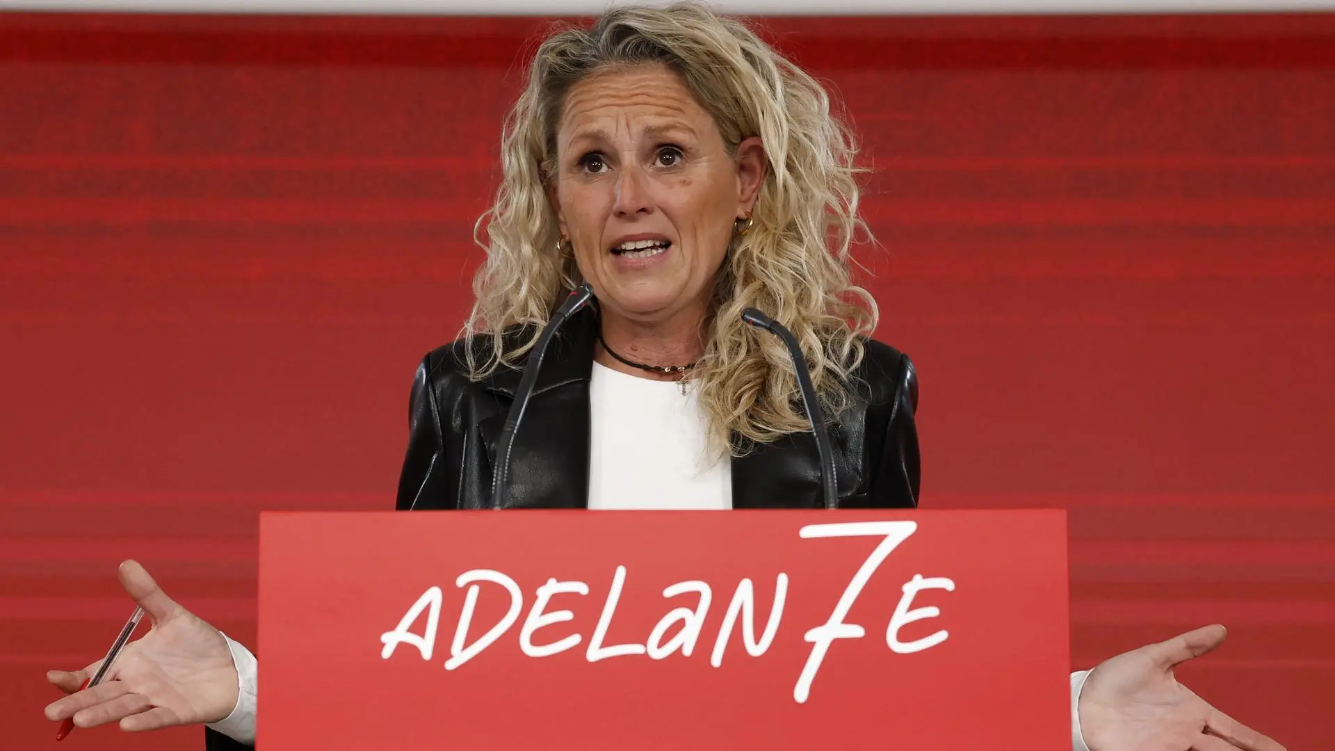 El PSOE acusa a Feijóo de ofrecer "bloqueo y recortes" y estar con "los señores de la guerra, como la foto de Bush y Aznar"