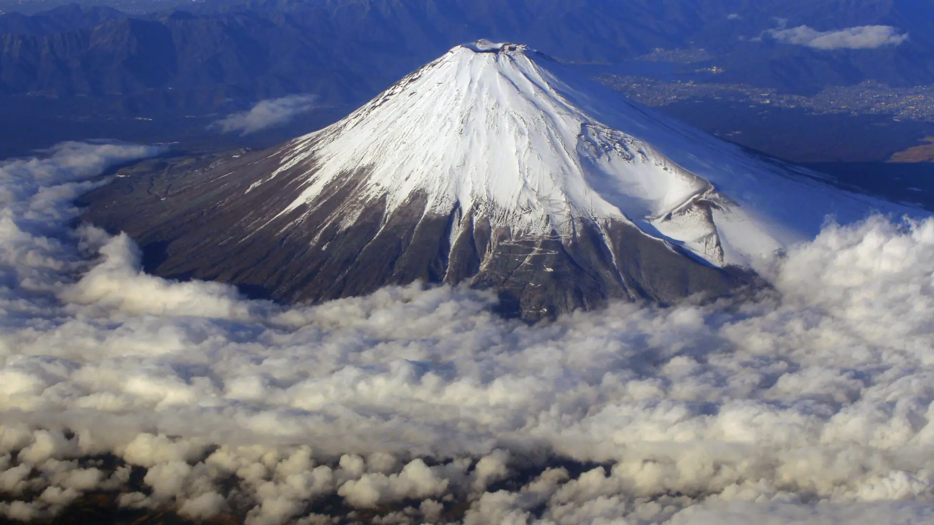 Tragedia en el Fuji: muere un montañista de 44 años tras sufrir una caída durante el descenso