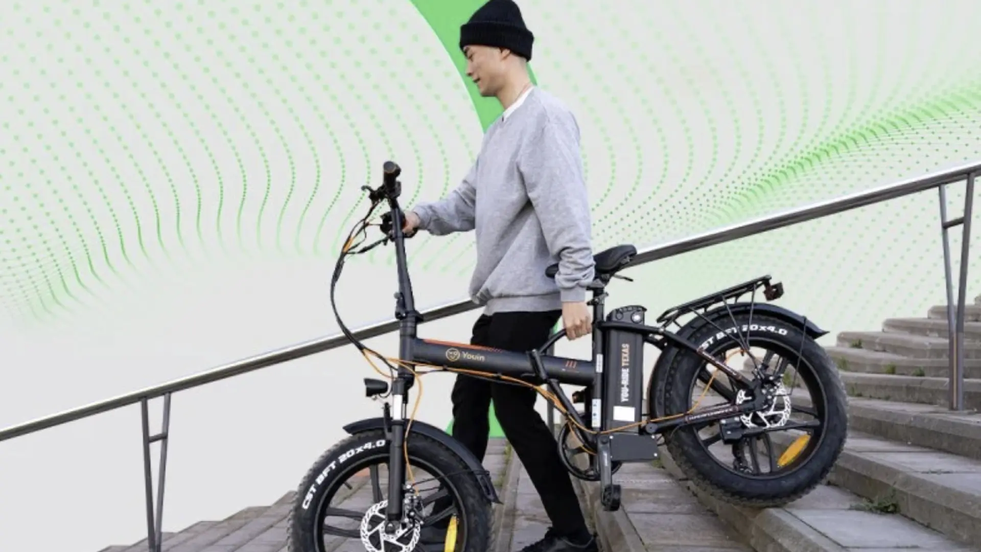 Esta bici eléctrica puede con todo: ruedas todoterreno y 45 km de batería, y lo mejor es su precio