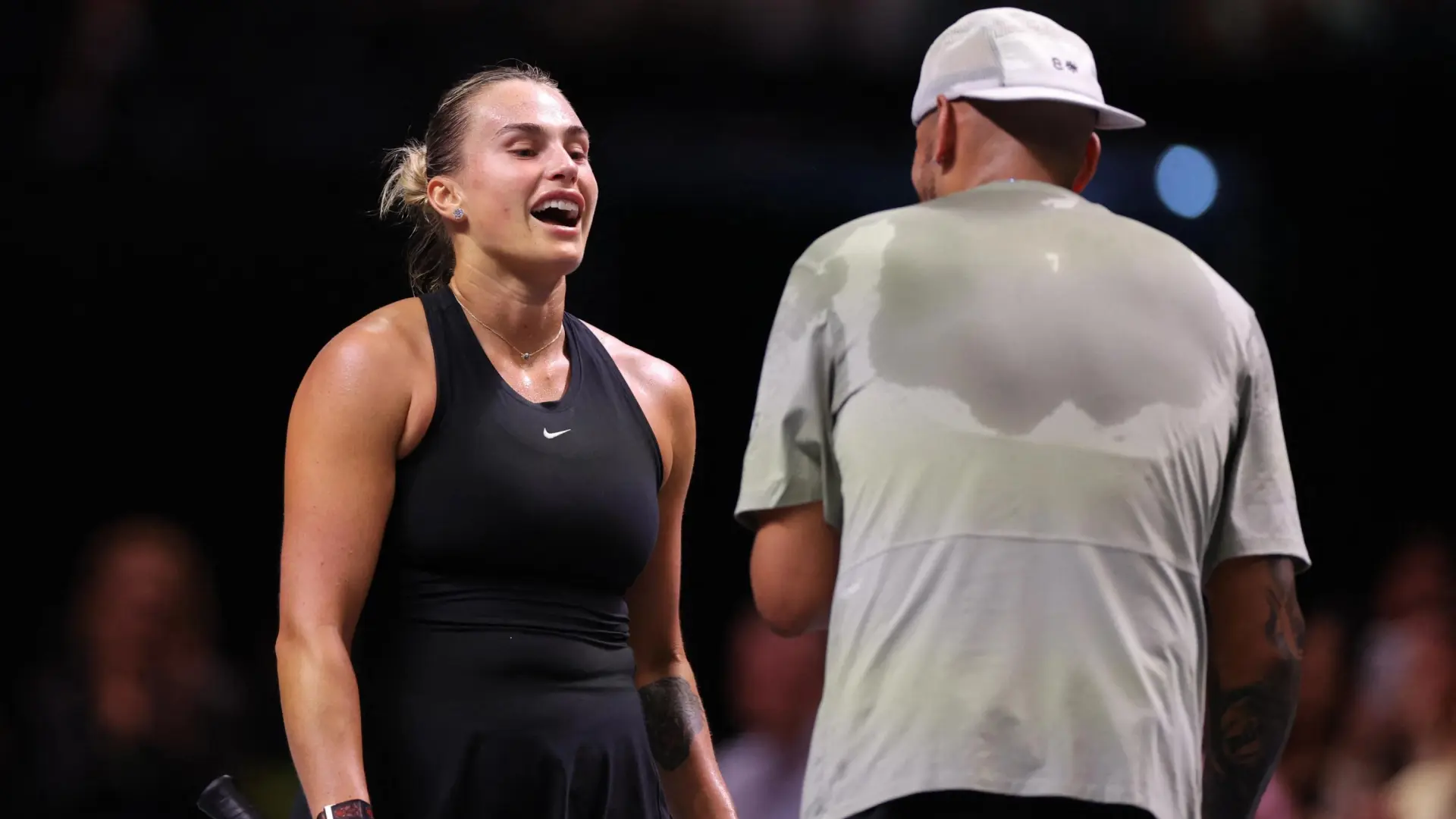 Aryna Sabalenka reta de nuevo a Kyrgios... pero con un cambio de normas: "Le daría toda la pista, pero cogería dos servicios"