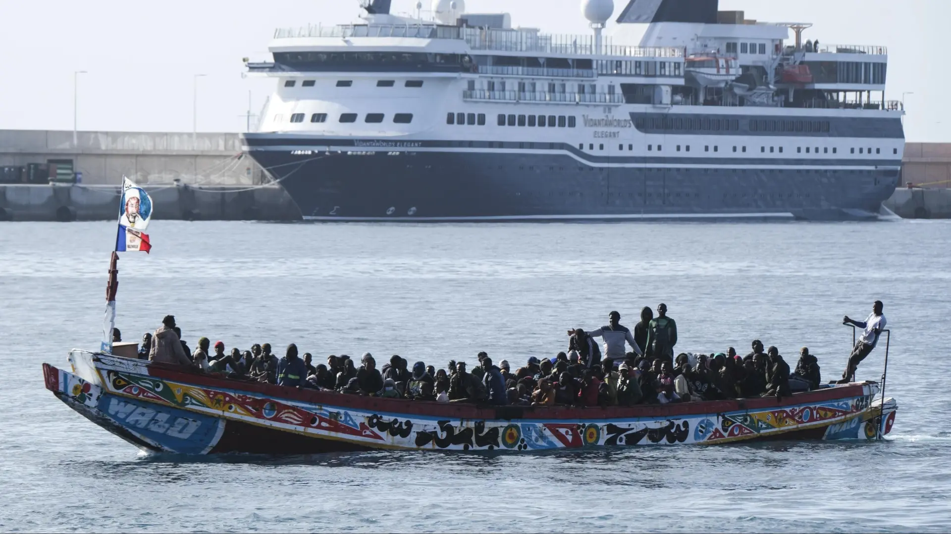 Al menos 401 migrantes han llegado en patera a España en los primeros cinco días de 2026, 310 de ellos a Canarias