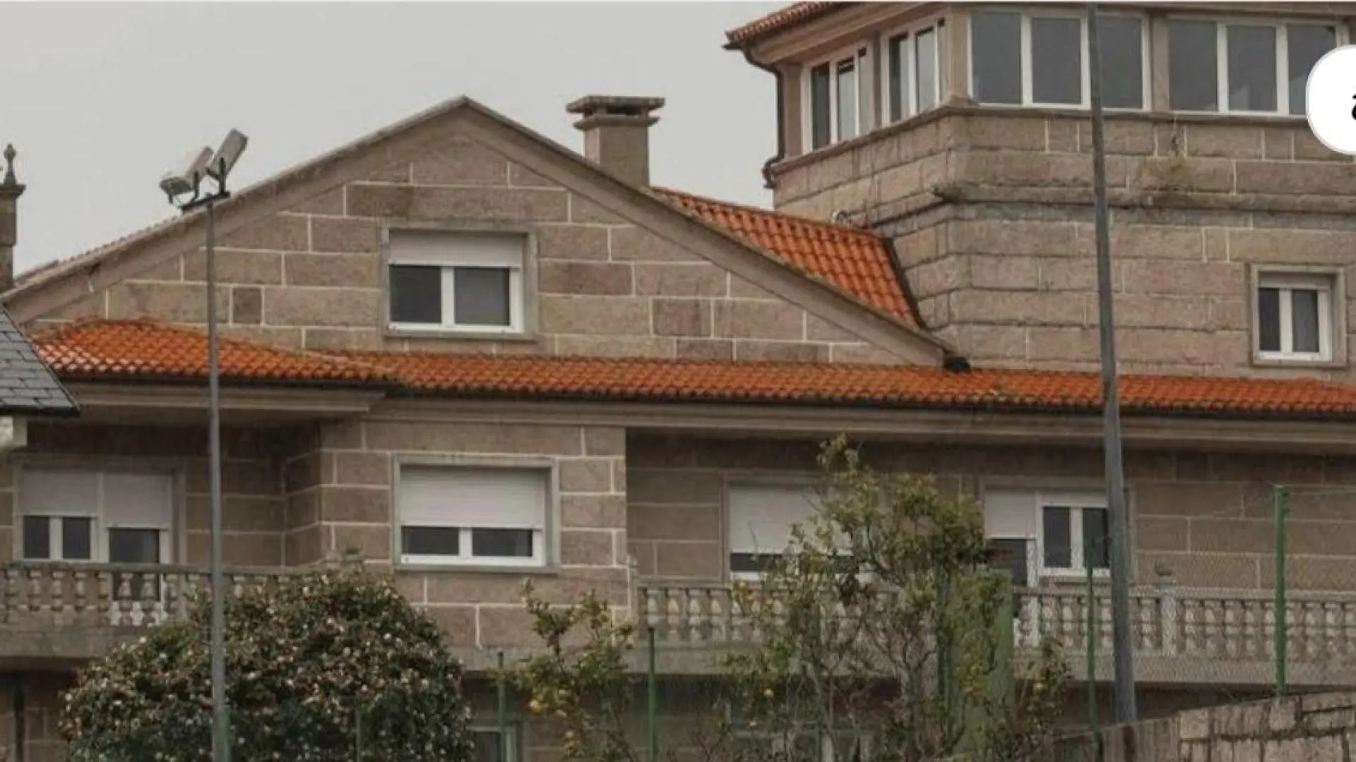 La compra de la mansión del narco Marcial Dorado enfrenta al Ayuntamiento de A Illa y al PP: "Es un capricho"