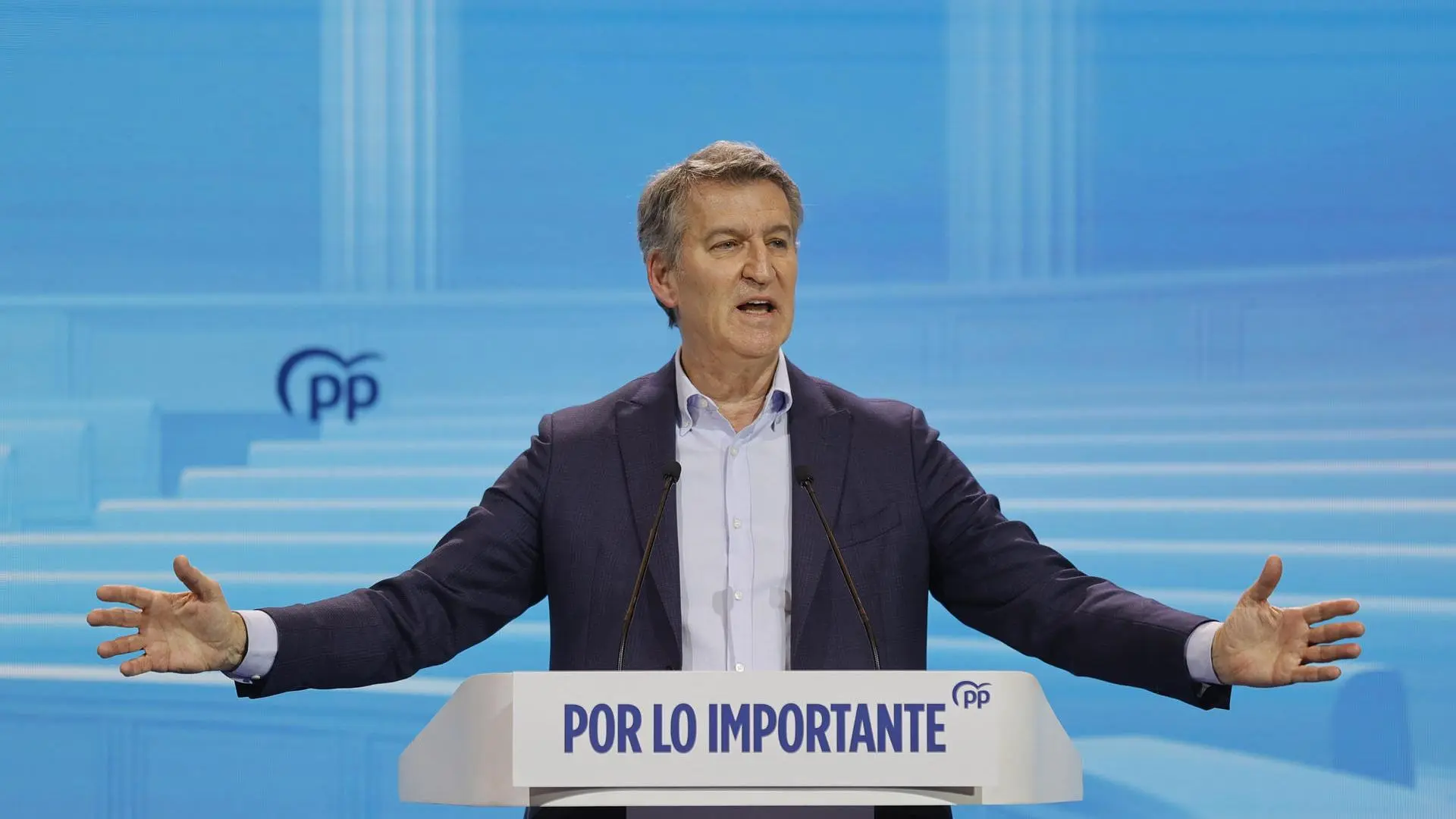 Feijóo avisa a Sánchez de que el PP no apoyará el envío de tropas a Ucrania sin datos y sin explicaciones