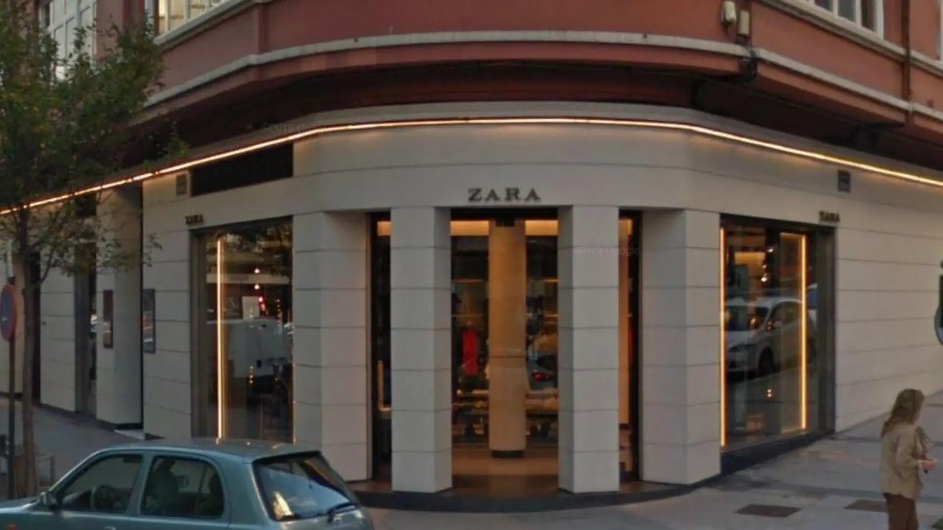 Amancio Ortega cierra la histórica tienda en la que nació Zara hace 51 años
