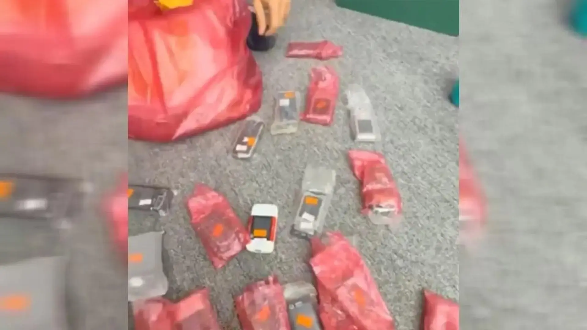 Recibe un envío de móviles Nokia 16 años después de haberlos pedido: "Son reliquias"