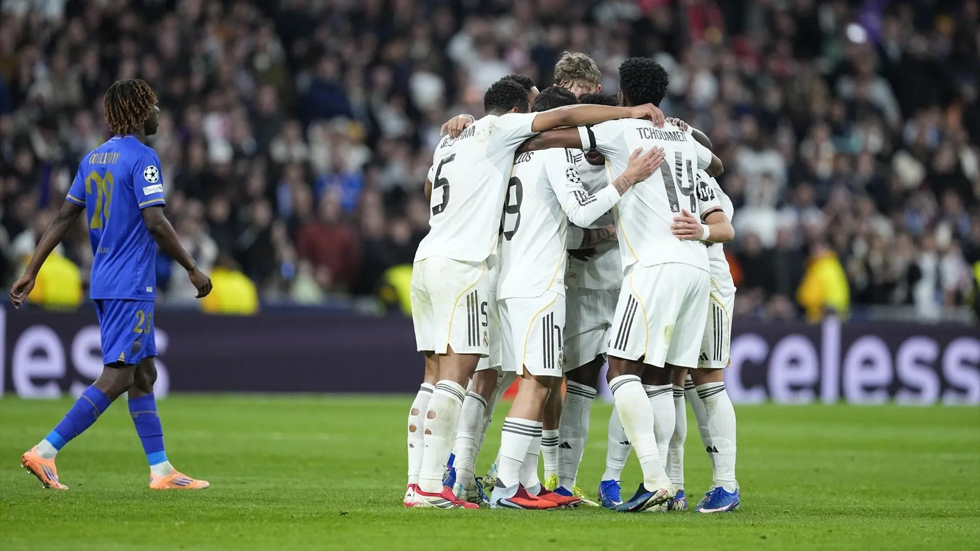 El Real Madrid aplasta al Mónaco y hace las paces con el Santiago Bernabéu