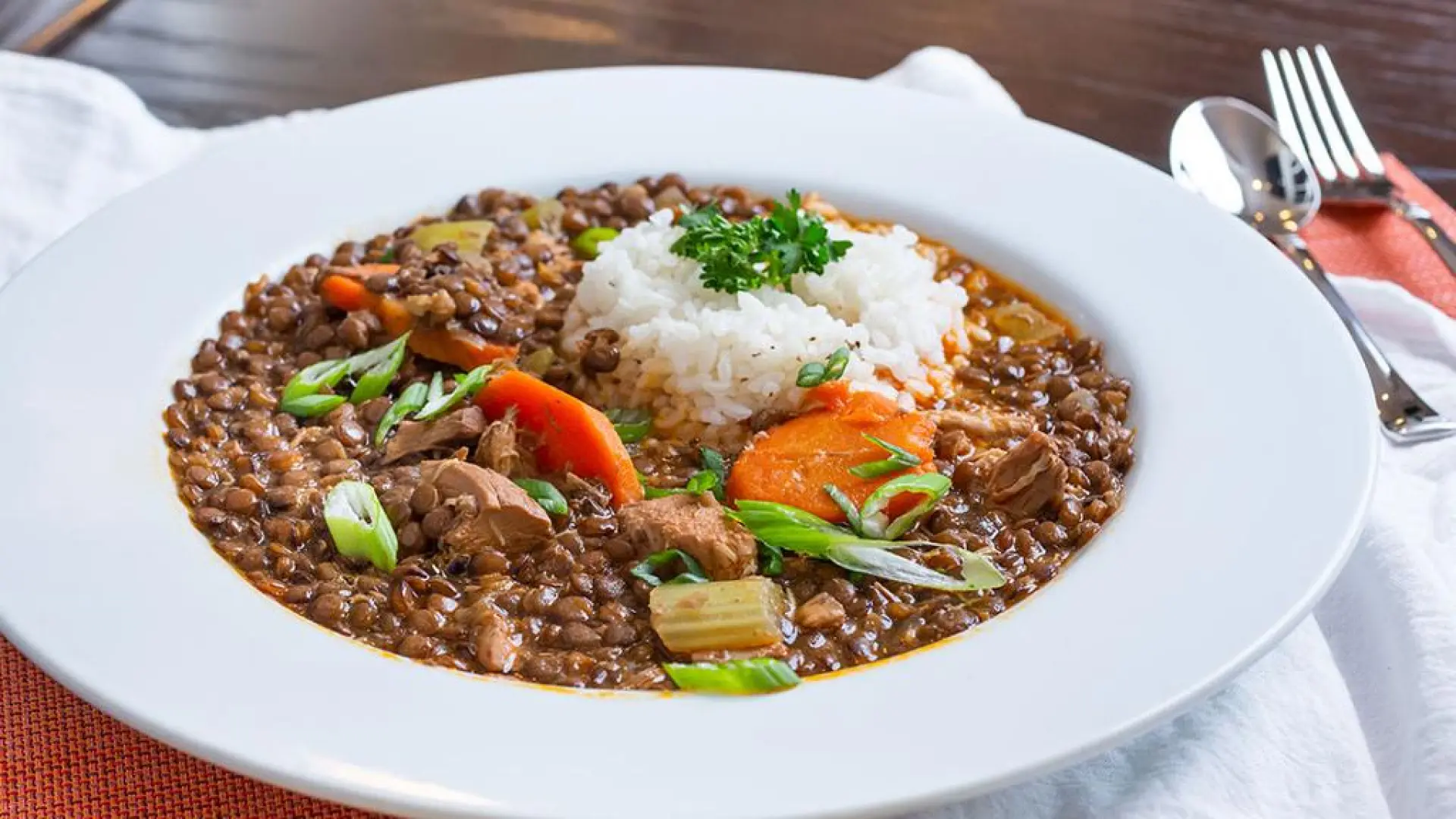 Comer lentejas para el hierro está bien, pero combinarlas con este alimento es mucho mejor para evitar la anemia