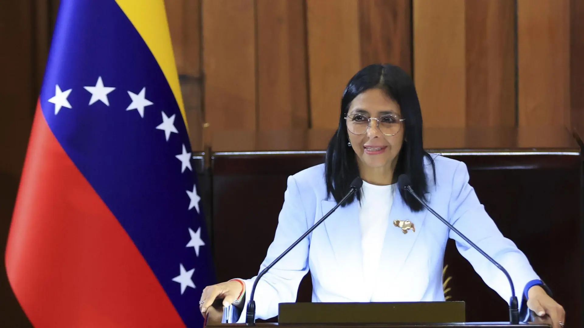 Delcy Rodríguez amenaza a María Corina Machado y dice que la opositora tendrá que "responder ante Venezuela" si regresa al país
