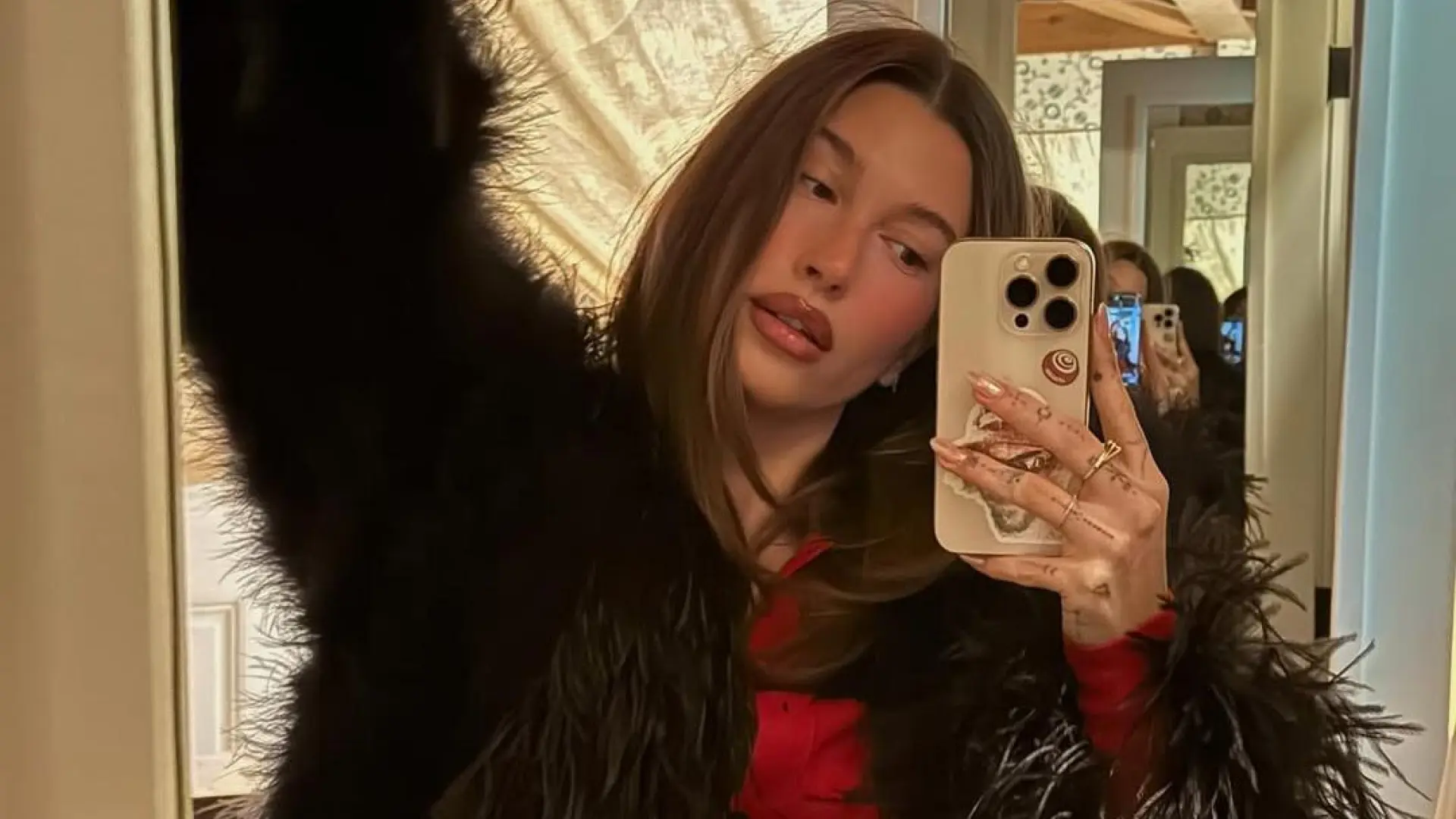 ‘Chrome nails’: la manicura versátil y futurista que será tendencia en 2026