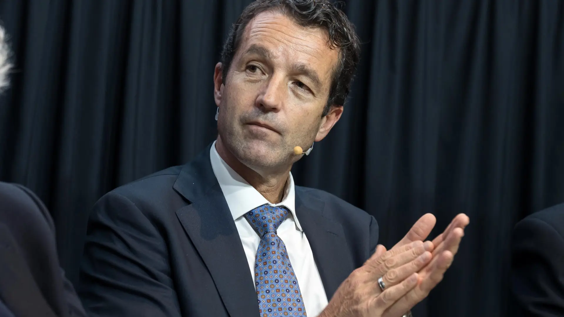 La SEPI pide la salida de Ángel Escribano de Indra antes de cerrar la fusión con EM&E