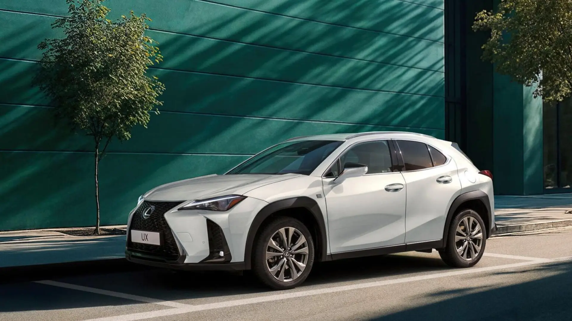 Lexus renueva su gama UX para este 2026 y estrena un nuevo acabado; el F Sport Legend