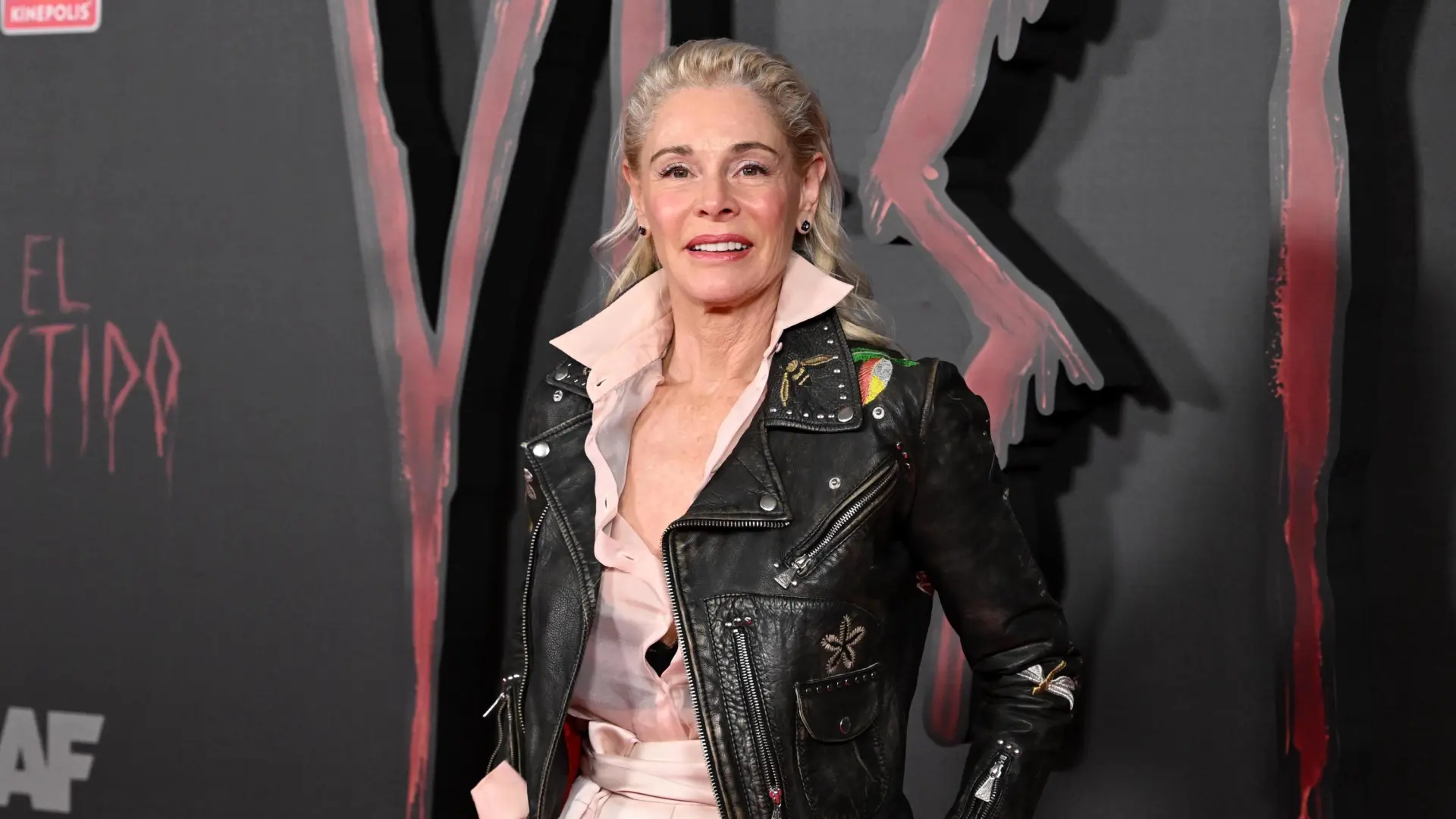 Belén Rueda deja a todos mudos con el arriesgado look que ha escogido para la premier de 'El vestido'