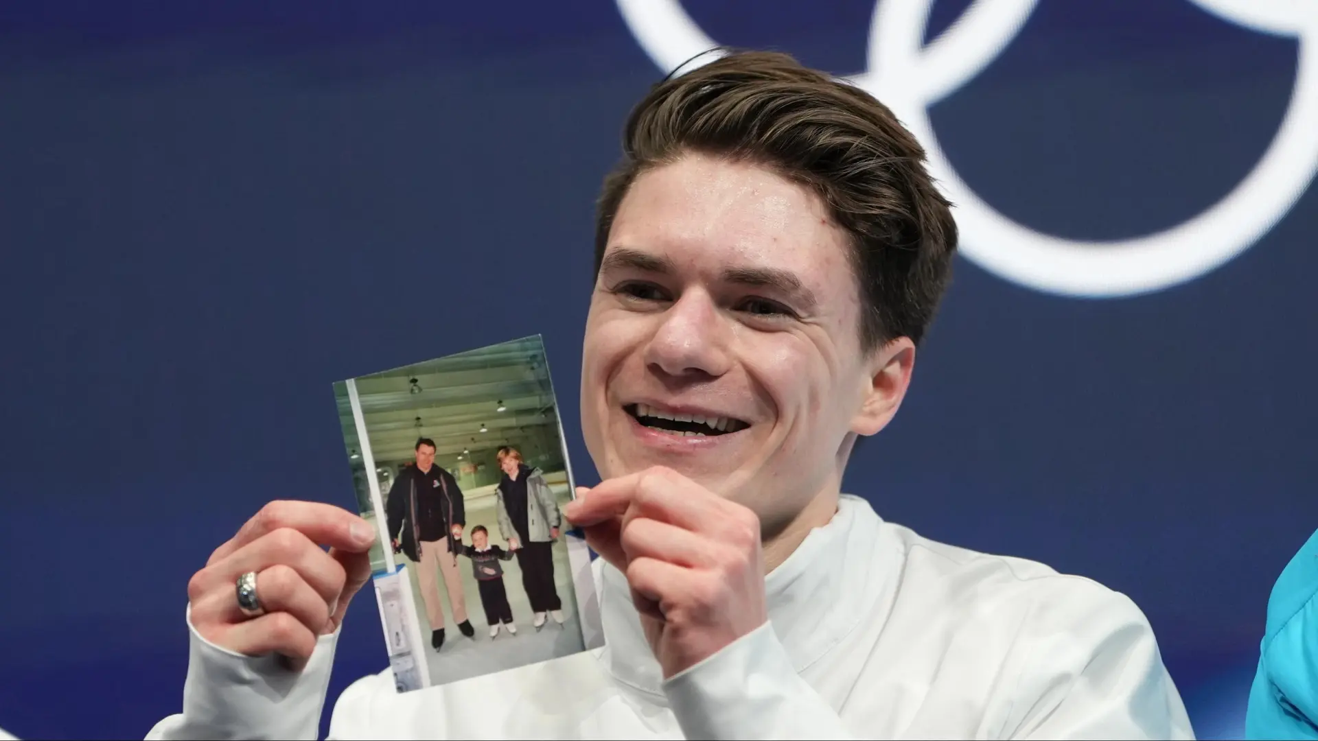 El homenaje más sentido de los Juegos de Invierno: Maxim Naumov recuerda a sus padres, víctimas de un accidente aéreo