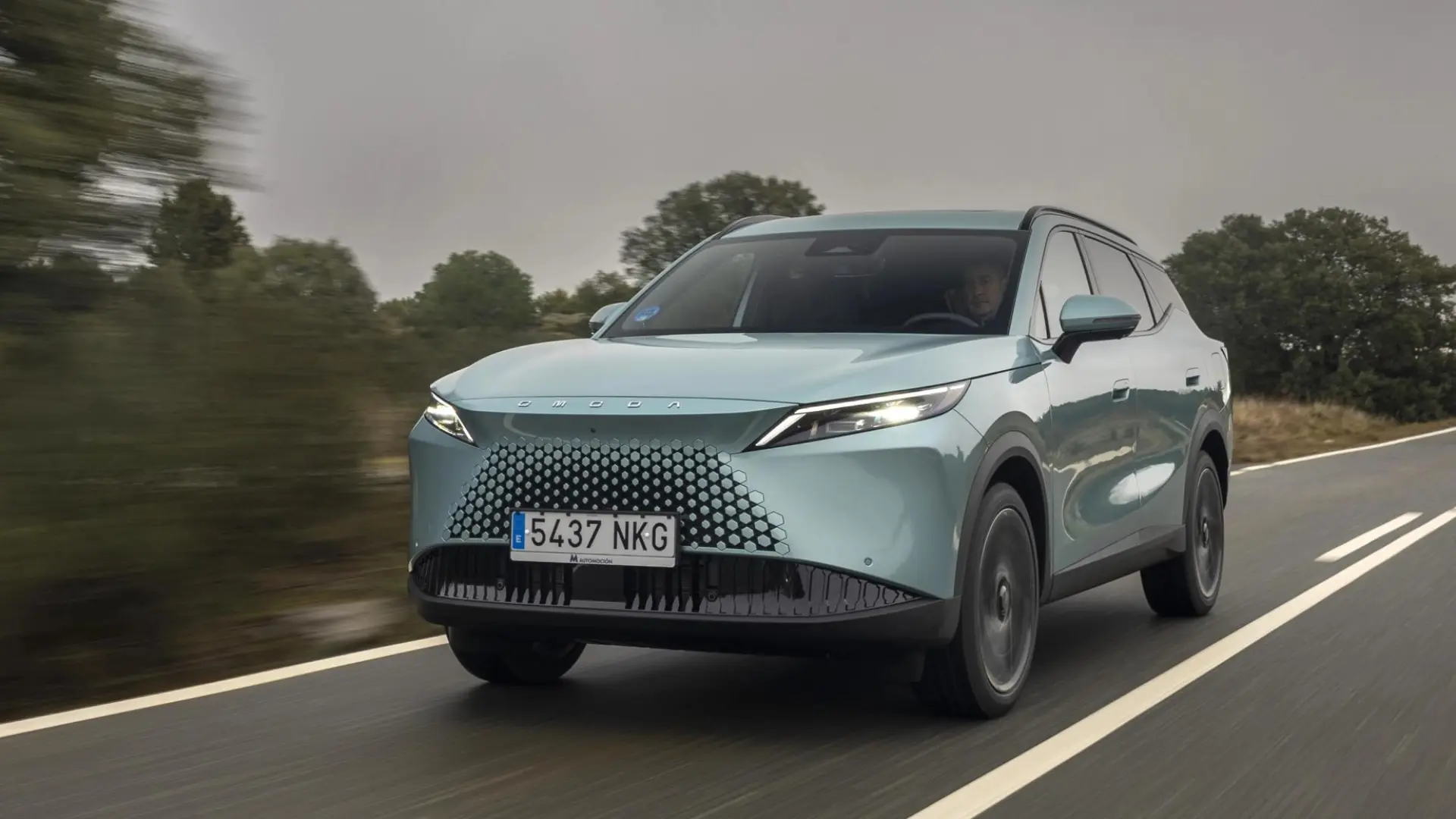 Probamos el Omoda 7 SHS: 1.200 km de alcance y, en febrero, el tope de gama al precio del básico