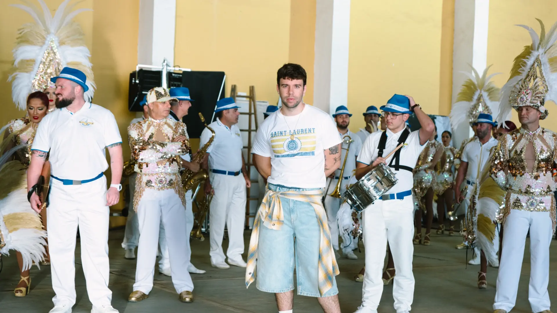 'Ni borracho' de Quevedo entra directo al número 1 en España y adelanta a dos canciones de Bad Bunny