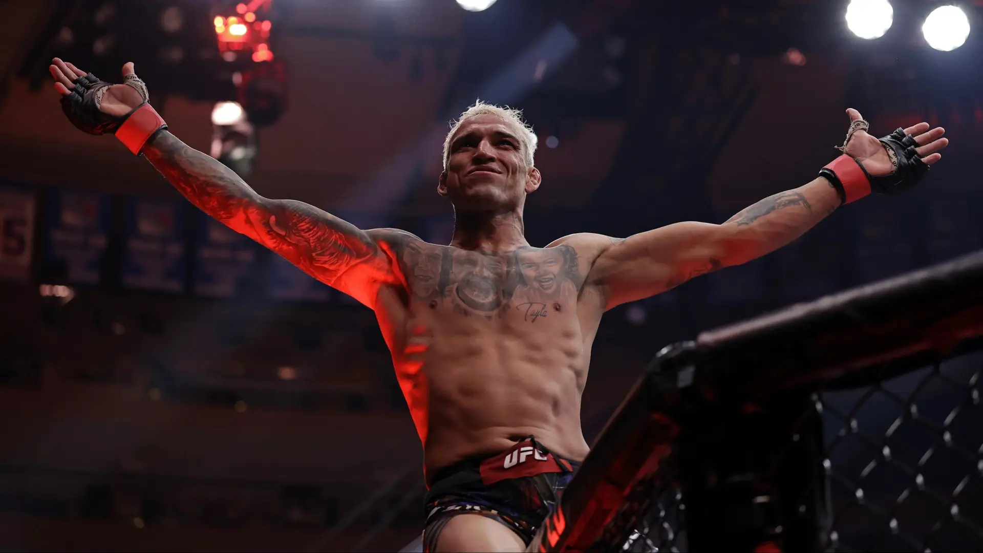 Charles Oliveira no evitará el intercambio en el centro del octágono contra Holloway: "No huyo de una pelea, la busco, estoy a la caza"