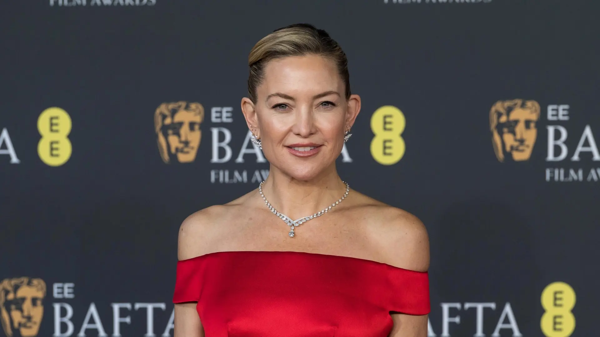 Kate Hudson presume de una piel increíble en los BAFTA a sus 46 años y así puedes conseguirla