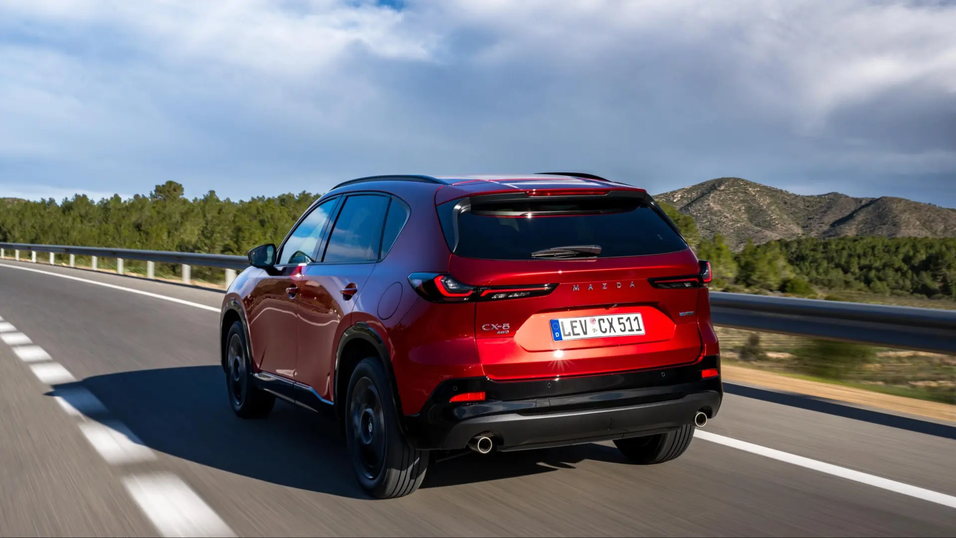 Crece, mejora y baja el precio por debajo de los 30.000 euros: al volante del nuevo Mazda CX-5