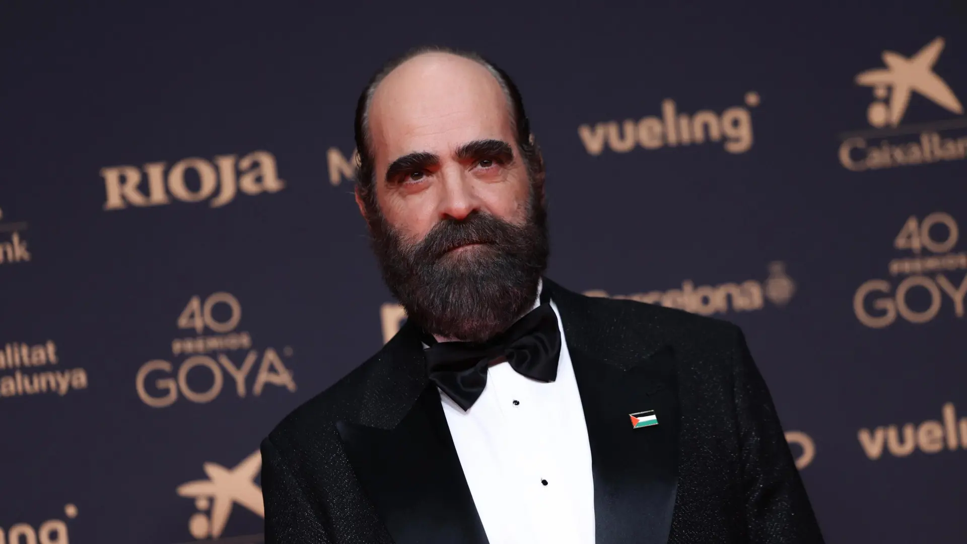 Luis Tosar revela su secreto mejor guardado: el curioso objeto que lleva encima para mantener sus cejas perfectas