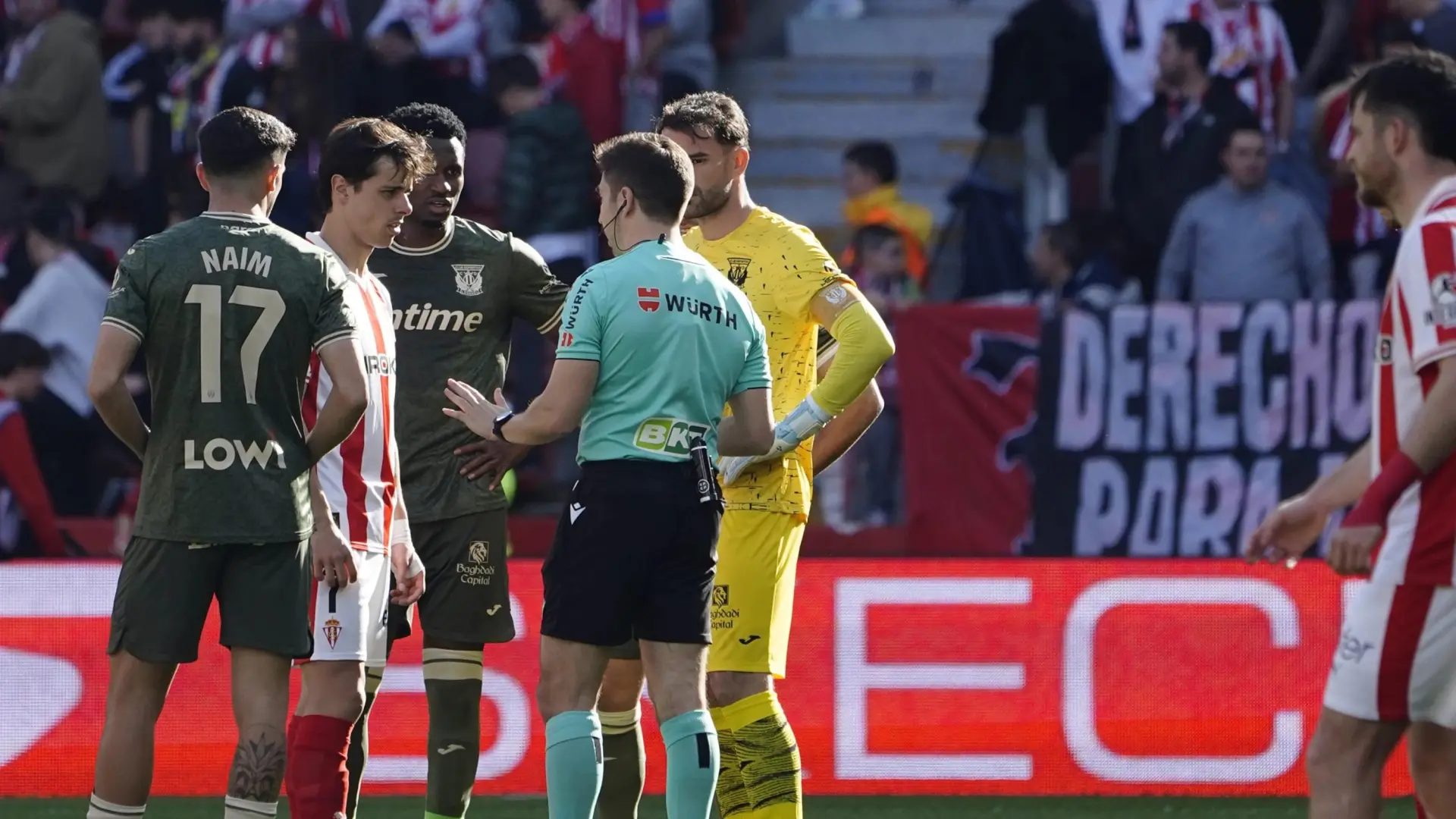 Suspendido el Sporting - Leganés por la muerte de un espectador en El Molinón