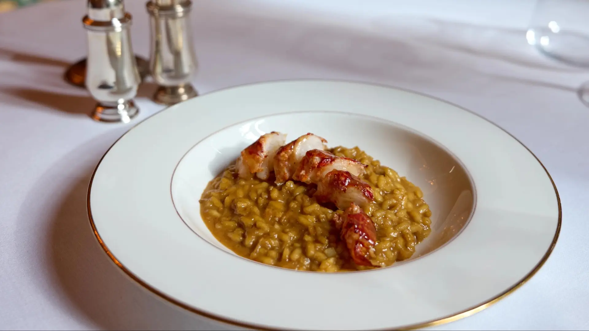 De uno recomendado en la Guía Michelin a un clásico de tortillas de patata: restaurantes de Madrid para celebrar el Día del Padre