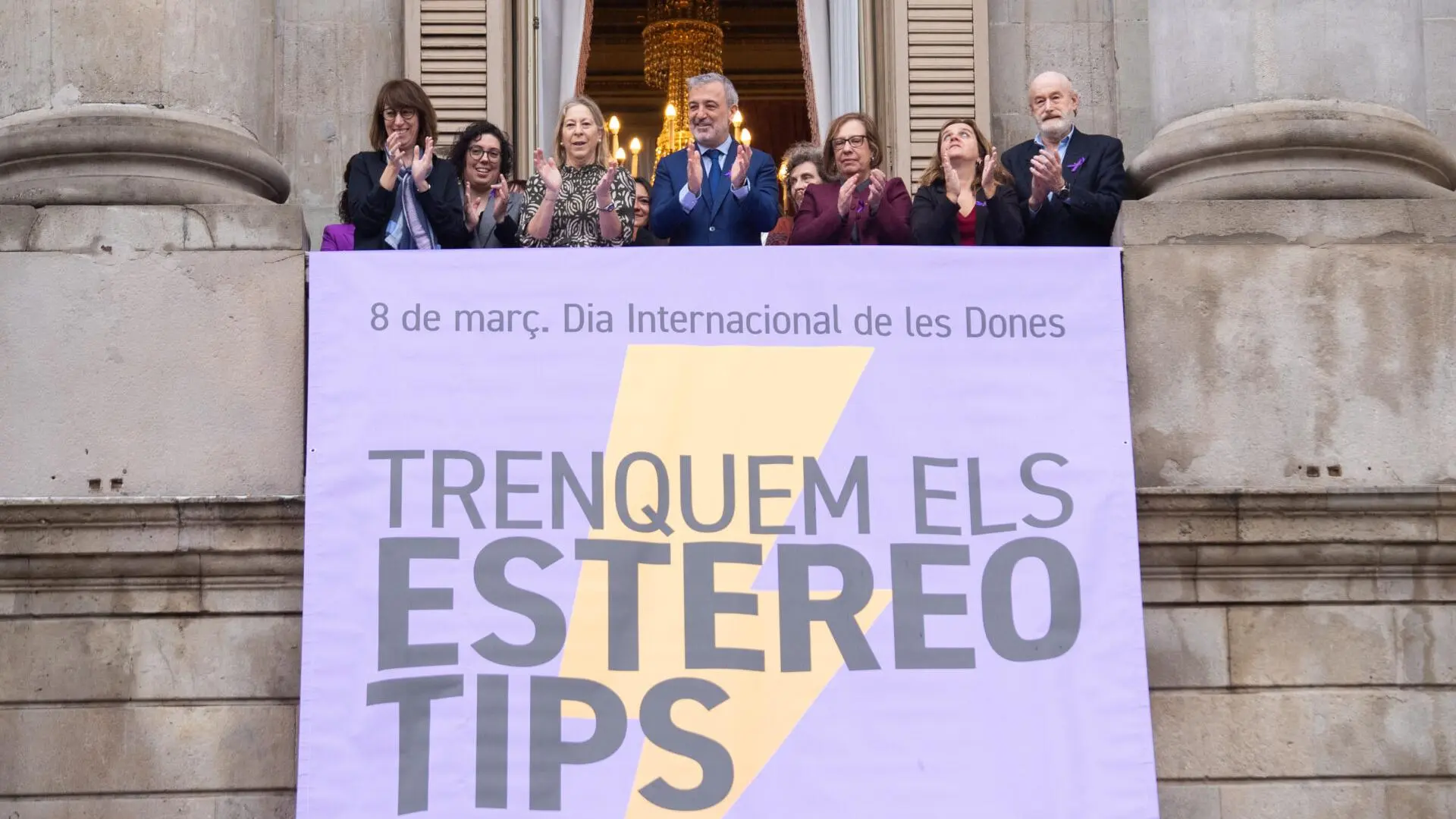 Barcelona reivindica su compromiso con la lucha feminista y denuncia "los estereotipos que limitan derechos y oportunidades"