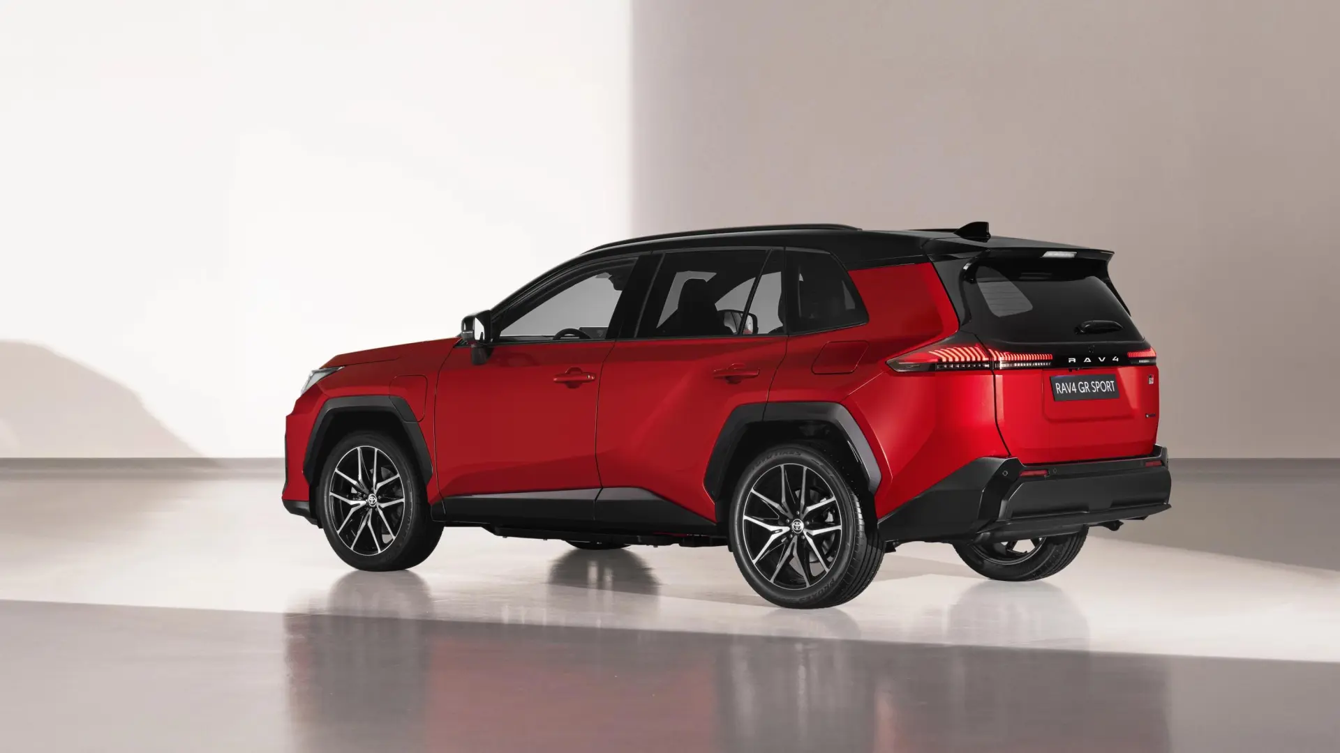 La sexta generación del Toyota Rav4, al detalle: híbrido o PHEV, fechas de entrega, precios...