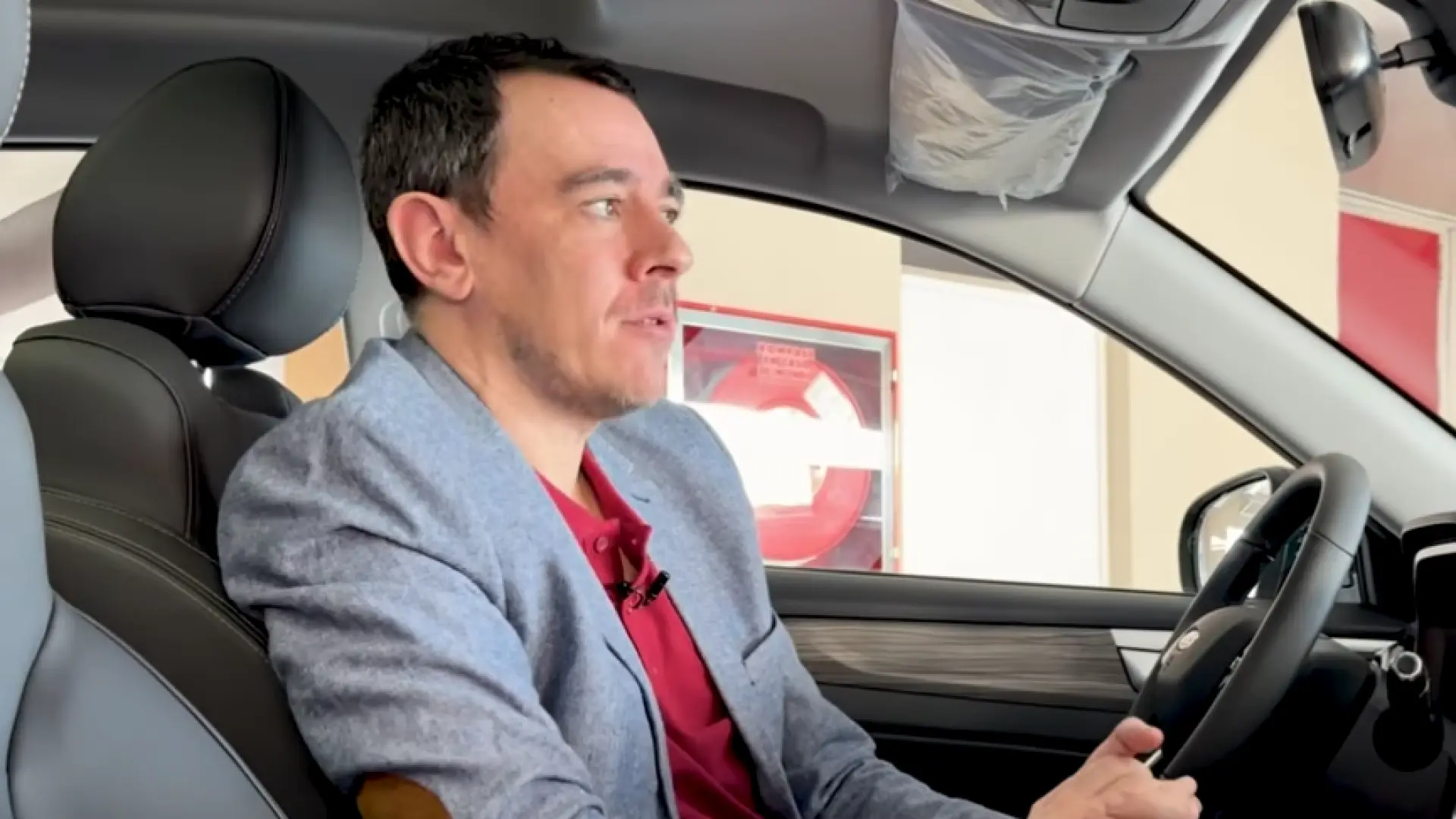 Un 'crack que hizo crack', el traje que le hace Pantomima Full a un futbolista retirado