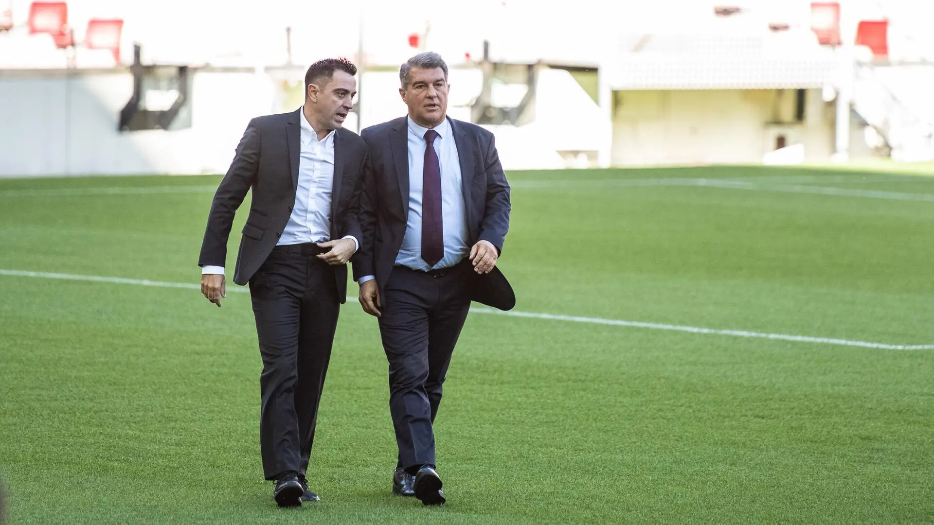 Joan Laporta contesta a Xavi Hernández: «Entiendo que esté dolido, con los mismos jugadores que tenía y perdía… Flick gana»