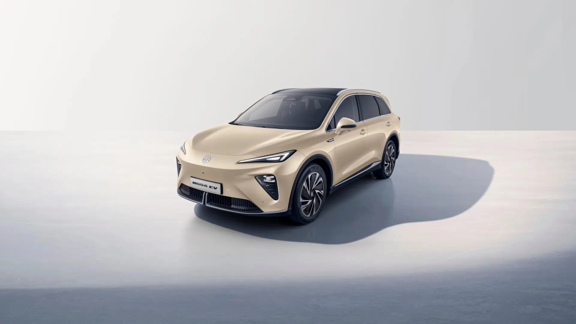 
         Así es el nuevo MGS6 EV: menos de 38.000 euros, tracción 4x2 o 4x4, y hasta 530 km de autonomía 
    