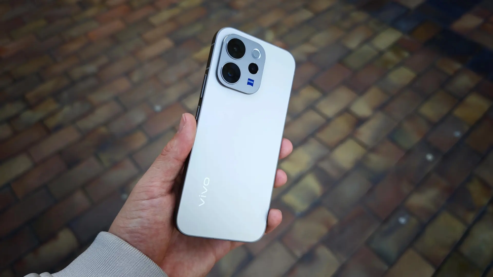 He probado el vivo V70 y mejora todo lo importante: nuevo diseño, más rápido y con mucha bateria