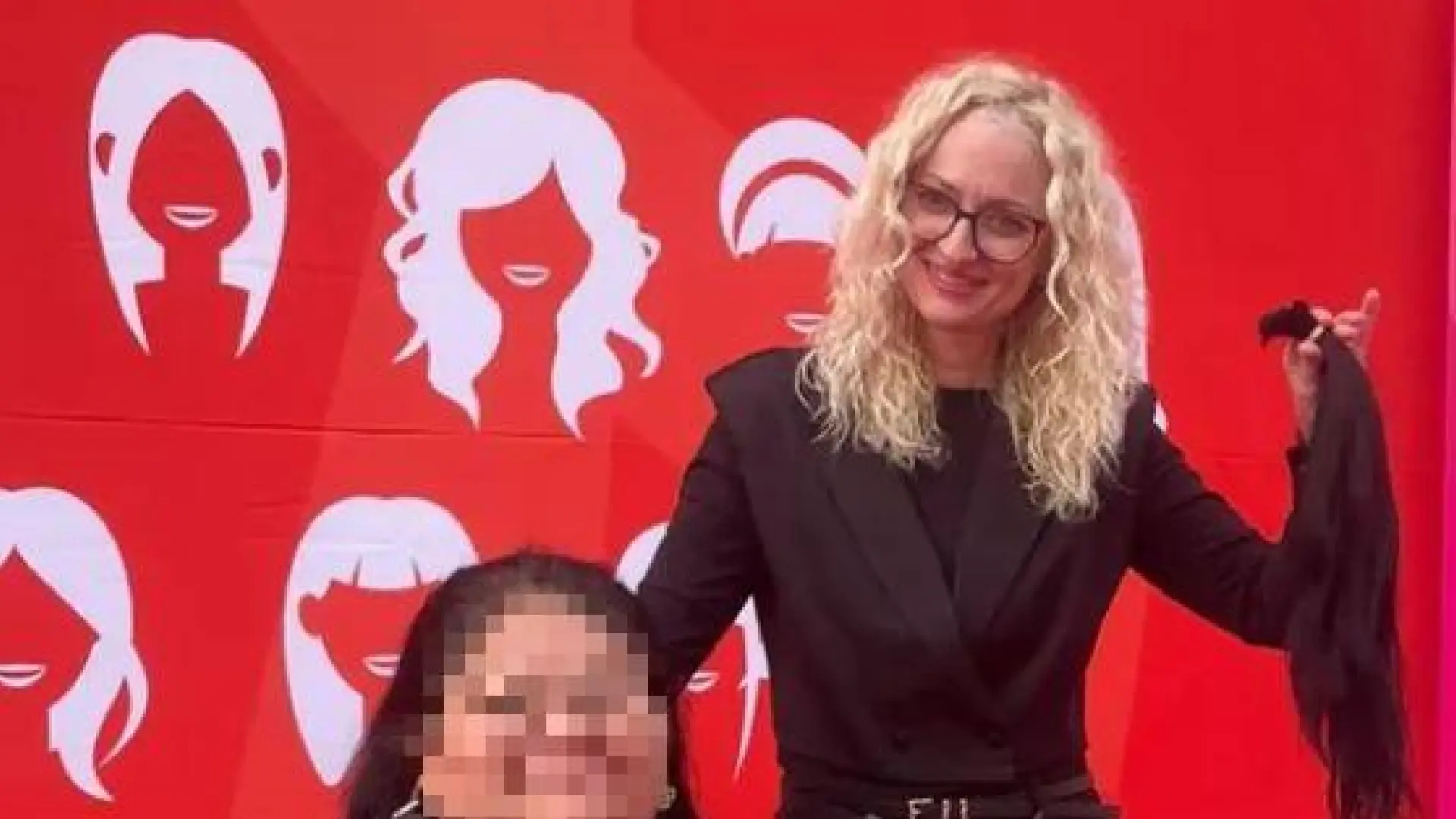 
         Madre, con dos hijos, solidaria y comprometida con su barrio: así era Silvia, la mujer asesinada a tiros por su ex en Zaragoza 
    